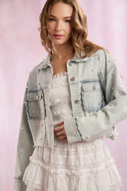 Women’s trendy tops